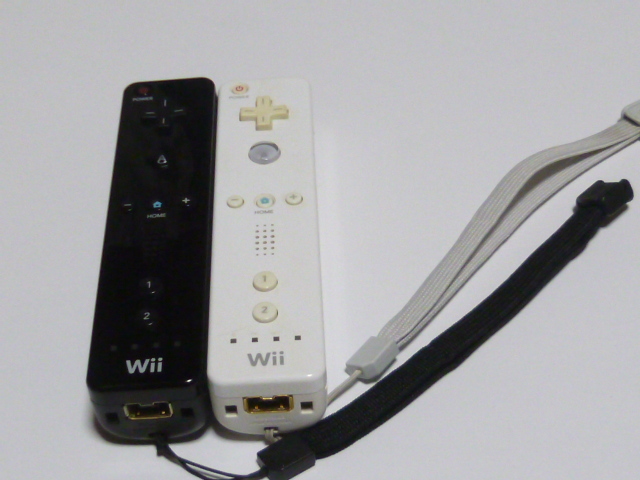 RS65【送料無料 即日配送 動作確認済】Wii リモコン ストラップ 2個セット RVL-003 任天堂純正 ホワイト　白　ブラック　黒