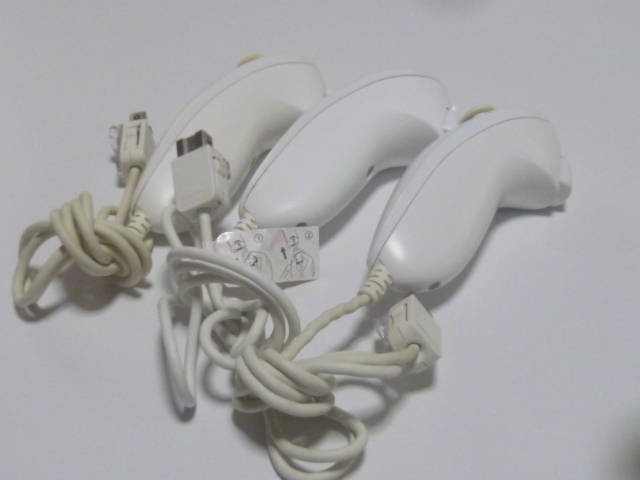 N26【即日配送 送料無料 動作確認済】Wii　ヌンチャク　3個セット　白　ホワイト　RVL-003