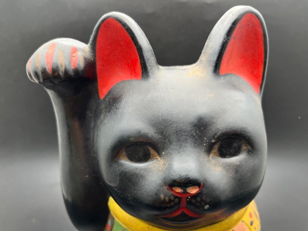 古い 土人形 招き猫 黒 高さ 27．8cm 時代 猫 置物
