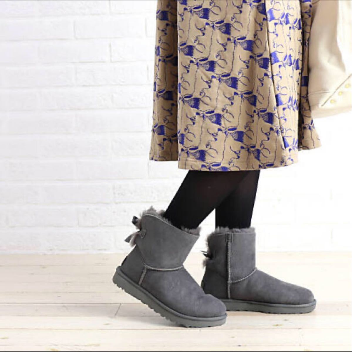 冬物定番☆ UGG アグ ムートンブーツ MINI BAILEY BOW グレー - 通販