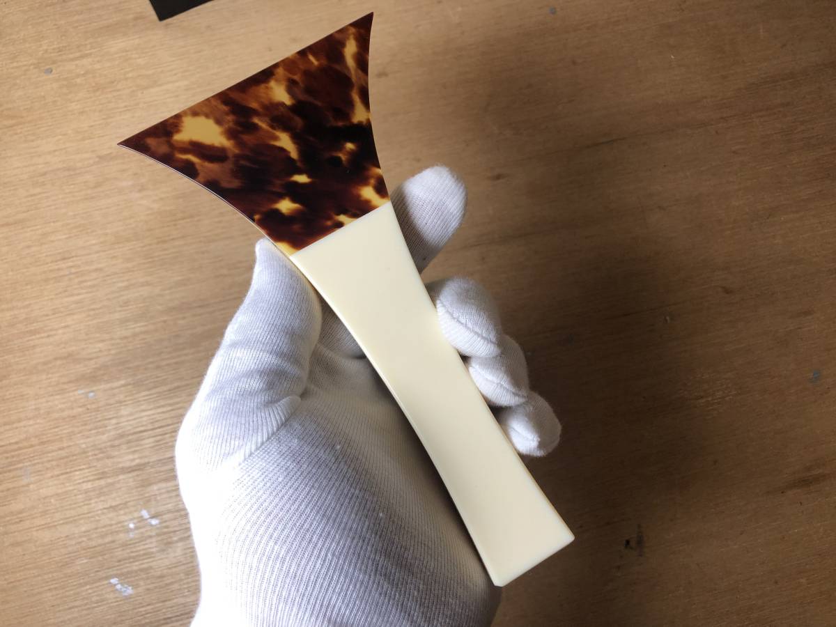 状態良好 先端欠けなし 三味線 撥 バチ 天然素材 開き約9.4cm 地唄 津軽 津軽本鼈甲バチ/開き9.1cm/163g/全長17.1cm☆三味線 撥 1