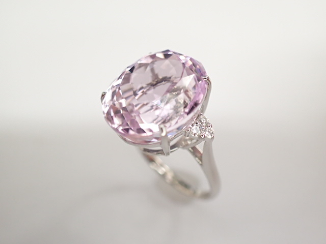 美品 Pt950 クンツァイト10.00ct ダイヤ計0.08ct デザイン リング 指輪