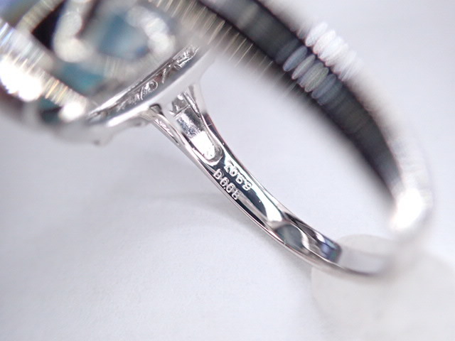 美品 Pt900 大粒!ブラックオパール7.069ct ダイヤ計0.08ct デザイン