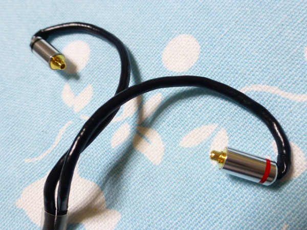切り込み入り MMCX ケーブル 8N-OFC 2.5mm4極 L字 トープラ販売 切り込み入り MMCX ケーブル 8N-OFC 2.5mm4極 L字 トープラ販売