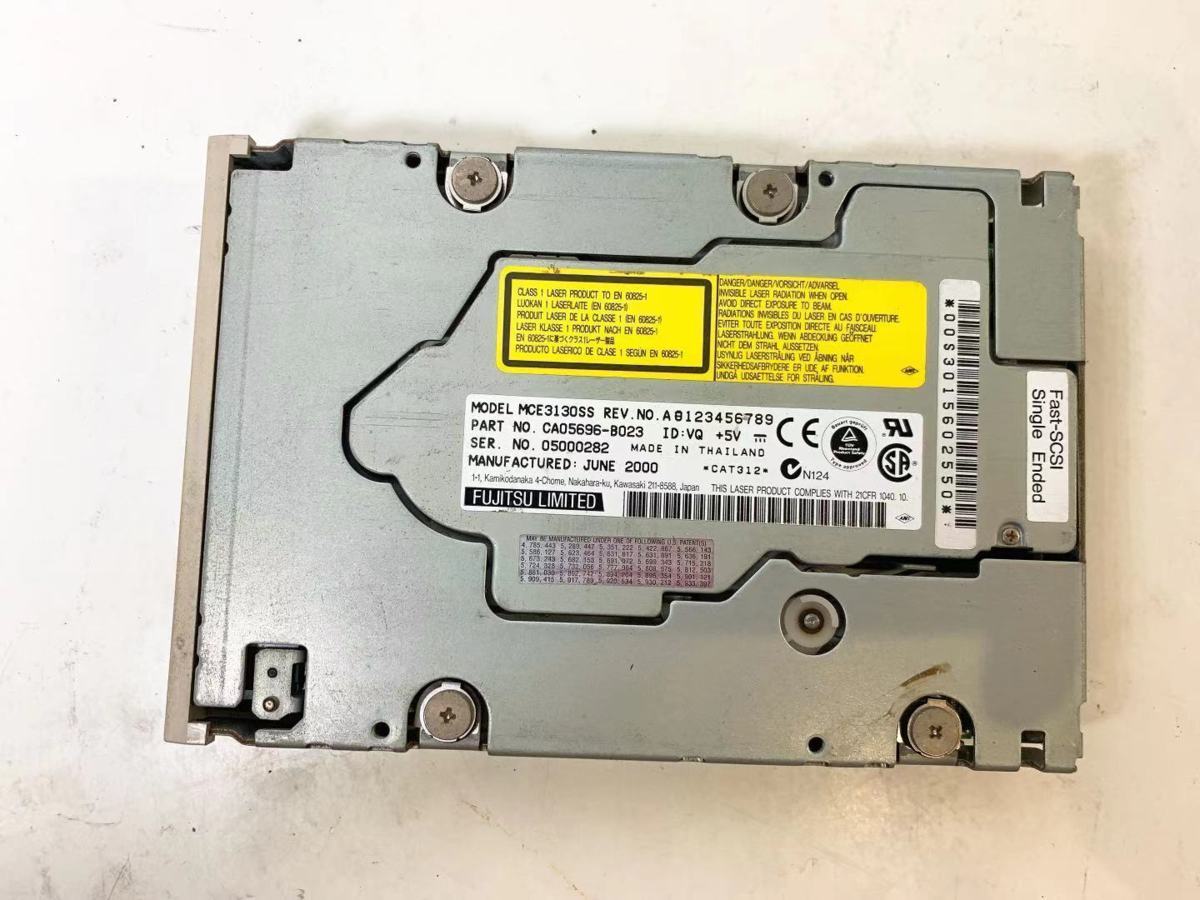 新品 YZ3266【ジャンク】Fujitsu MCE3130SS(SCSI接続) 1.3GB