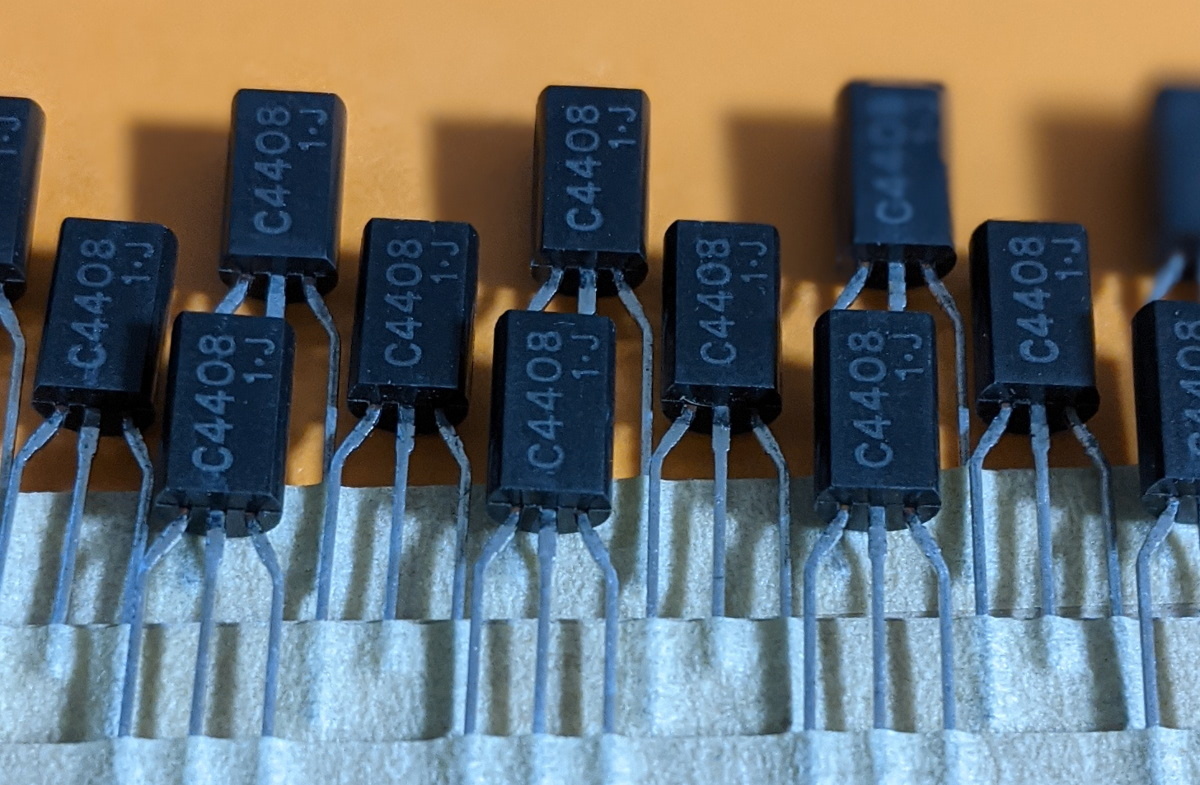 Yahoo!オークション - 2SC4408 / 50V / 2A / 東芝 / 25個 Yahoo!オークション - 2SC4408 / 50V / 2A / 東芝 / 25個