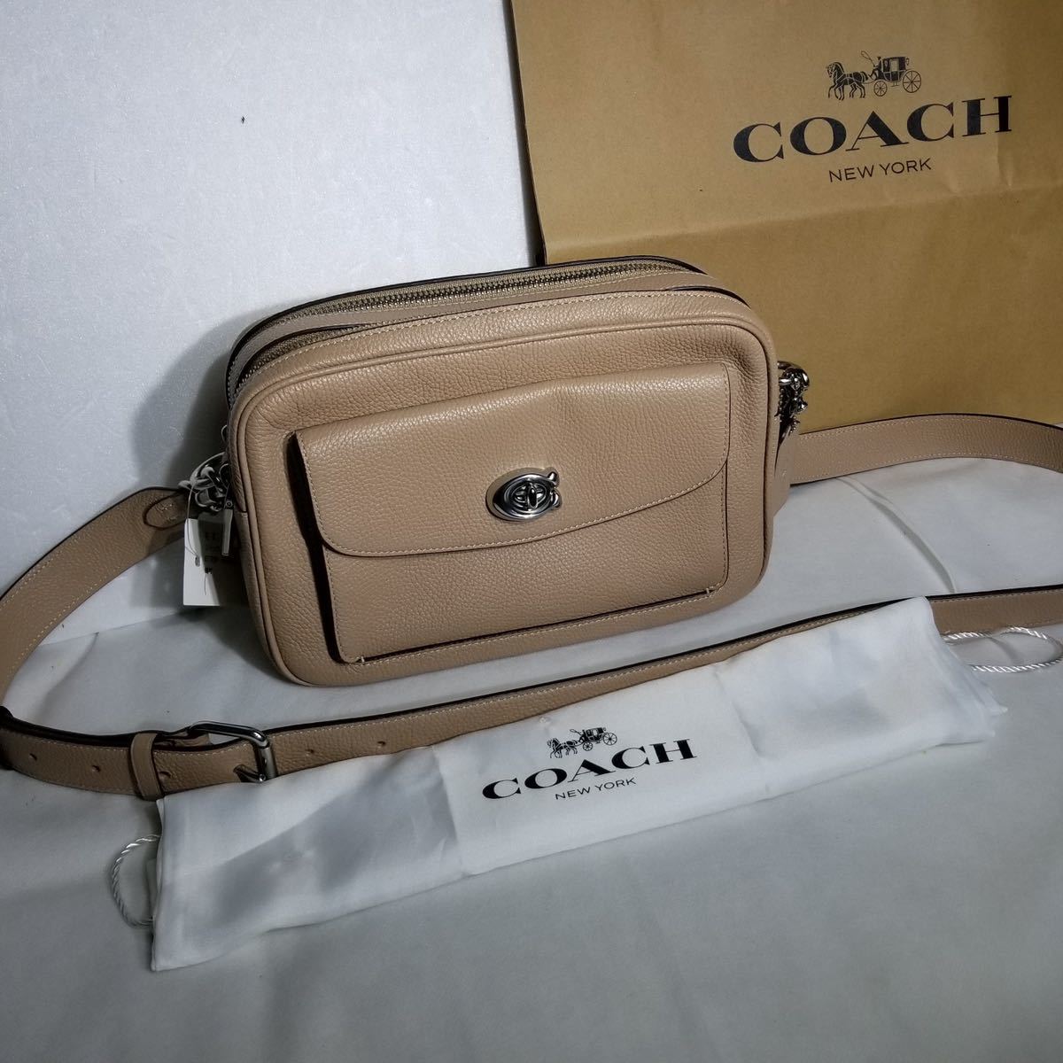 最大54%オフ! COACH キャシー カメラ バッグ ブラック 639