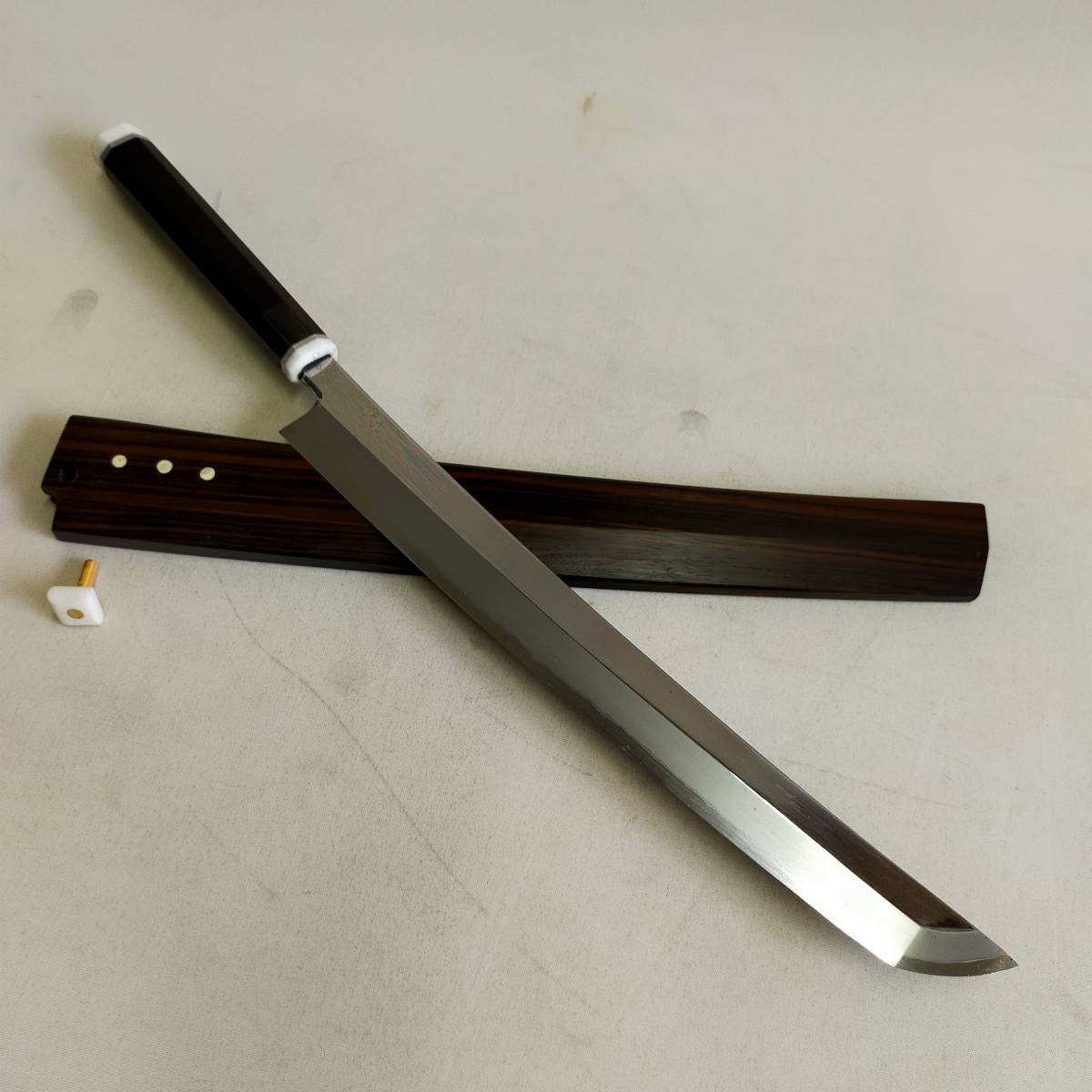 日本未入荷 日本刀のような形の包丁！ 先丸柳刃 専用鞘・包丁袋付き 