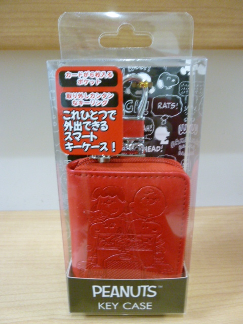 スヌーピー　SNKC-4　レッド　カード6枚入る　取り外しできるキーリング　新品