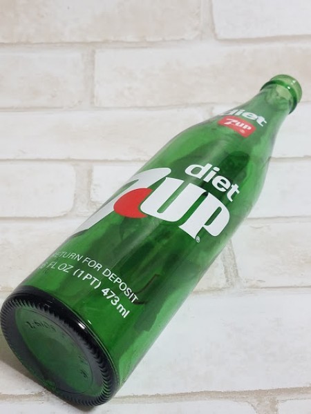 即決ビンテージ★ 7UP diet セブンアップ ダイエット 空瓶 空き瓶 空ボトル ビン / YW680_画像1