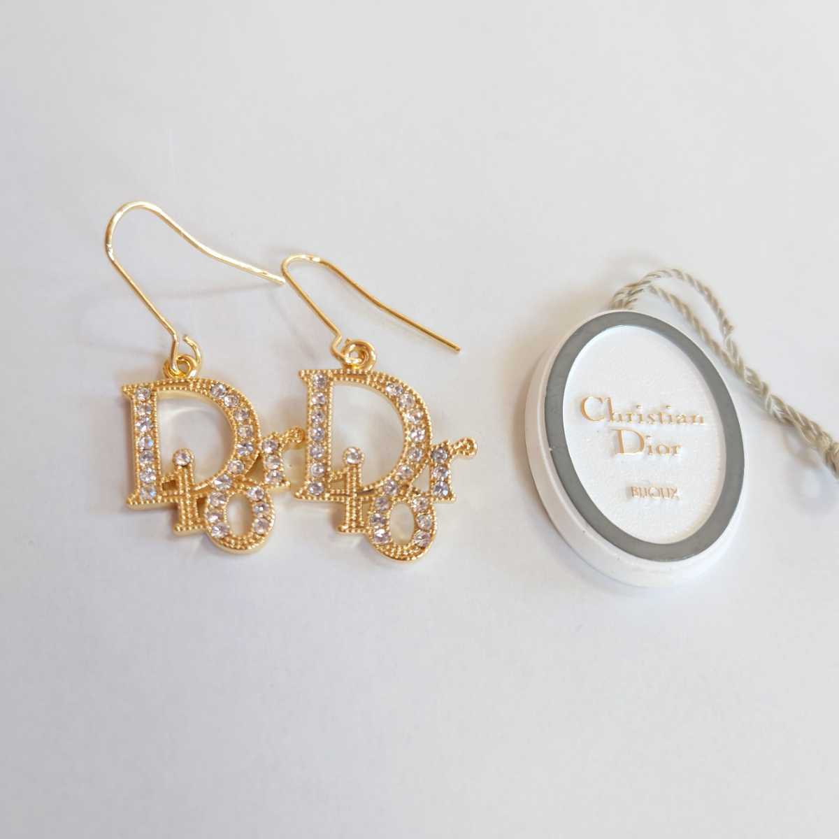 いします Dior - ほぼ未使用!ディオール 人気ピアス 美品の通販 by ...