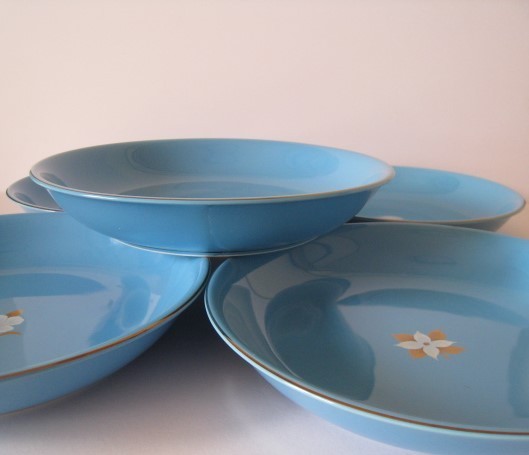 14N11.4-4 和食器　青い大皿5客　たち吉　橘吉　MICROWAVE PROOF 陶器　ブルーの丸皿　花柄　5点　外径：約21㎝　高さ：約4㎝_画像3