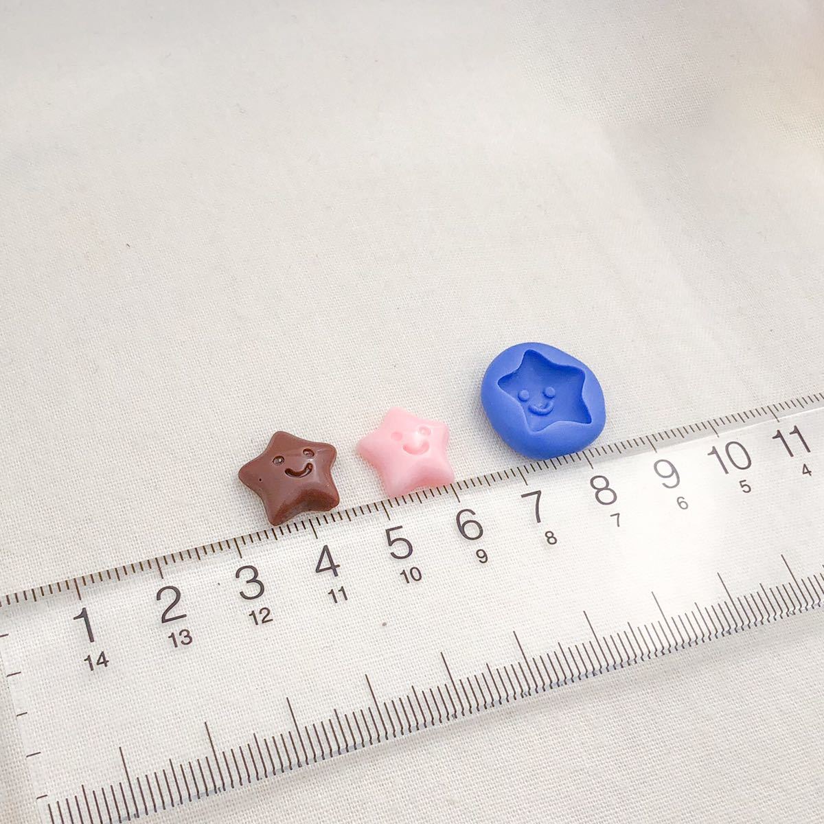 185 星 ニコちゃん型 デコ パーツ 樹脂粘土 チョコレート モールド ブルーミックス シリコン ハンドメイド スター キャンディ ネイル_画像4