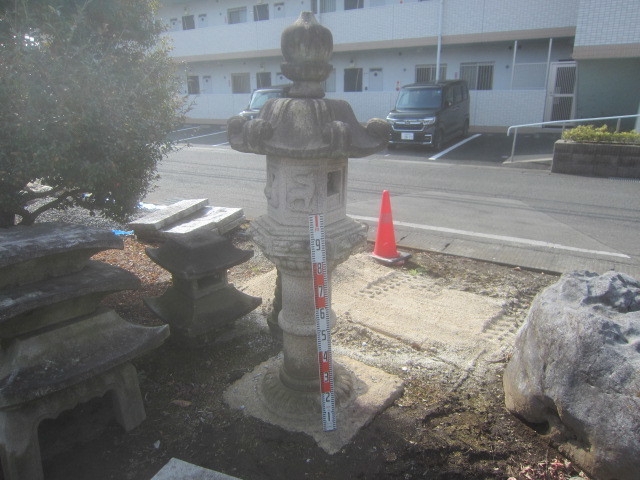 埼玉鶴ヶ島発 六尺春日灯篭 庭石 ガーデニング 坪庭 日本庭園 埼玉鶴ヶ島発 六尺春日灯篭 庭石 ガーデニング 坪庭 日本庭園