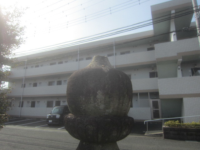 埼玉鶴ヶ島発 六尺春日灯篭 庭石 ガーデニング 坪庭 日本庭園 埼玉鶴ヶ島発 六尺春日灯篭 庭石 ガーデニング 坪庭 日本庭園
