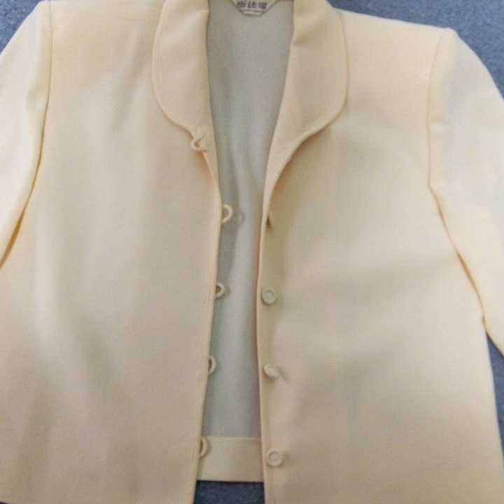 スーツ　レディース　3点　ジャケット　ブラウズ5分丈　スカート　淡いオレンジ色　春らしい　入学式　Mサイズ　ポリエステル100%　美品