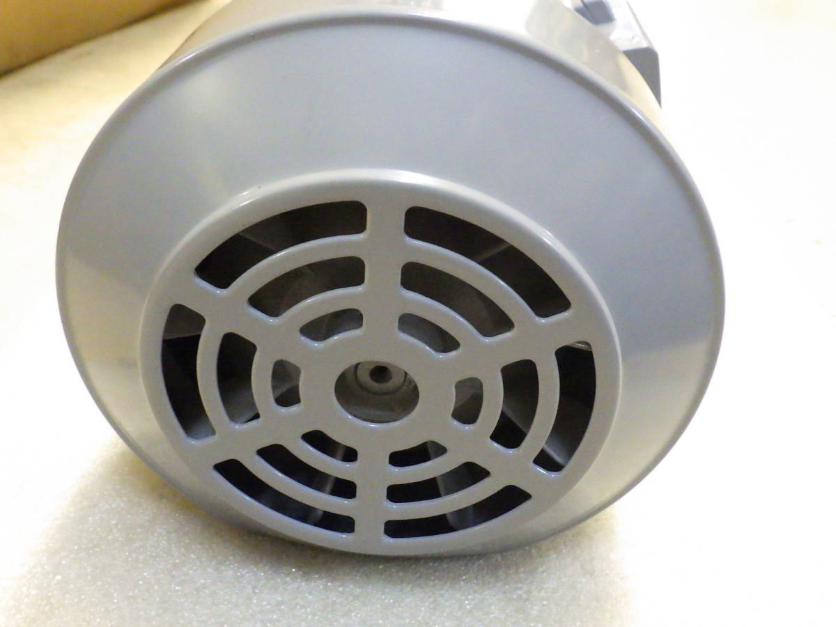 三菱電機 SF-JR 0.4kw 4P 200V モーター 400W 標準モータ 未使用品 三菱電機 SF-JR 0.4kw 4P 200V モーター 400W 標準モータ 未使用品