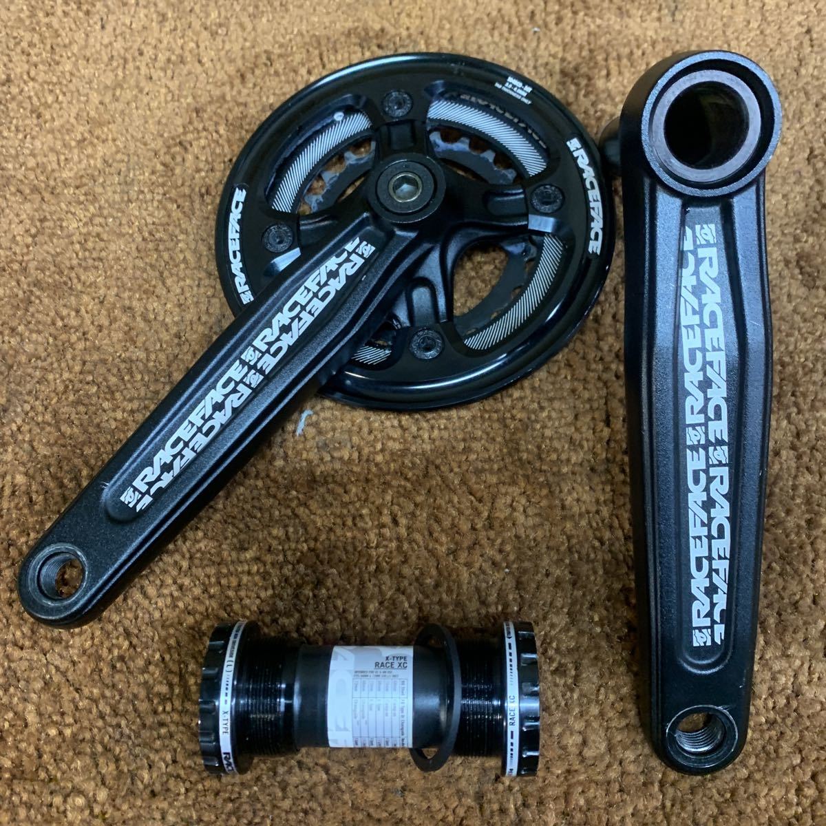 raceface atlas 32Tチェーンリング付きクランクセット 170㎜ 自転車