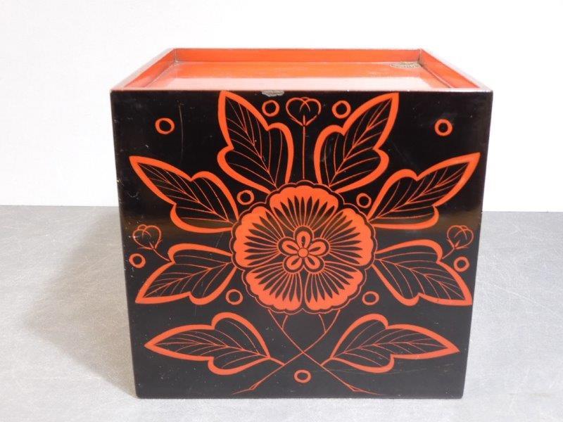時代 吉野塗 桜花文様 花見重 堤重箱 遊山箱 野弁当箱 漆器 伝統 時代 吉野塗 桜花文様 花見重 堤重箱 遊山箱 野弁当箱 漆器 伝統