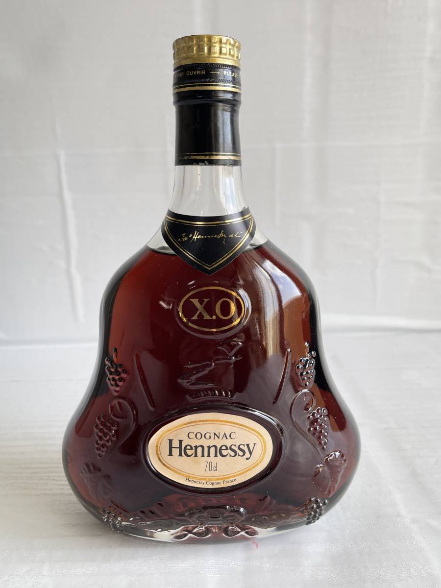 KS0401-82I Hennessy COGNAC 700ml 40％ ヘネシー コニャック ブランデー クリアボトル 金キャップ 未開栓  古酒 洋酒