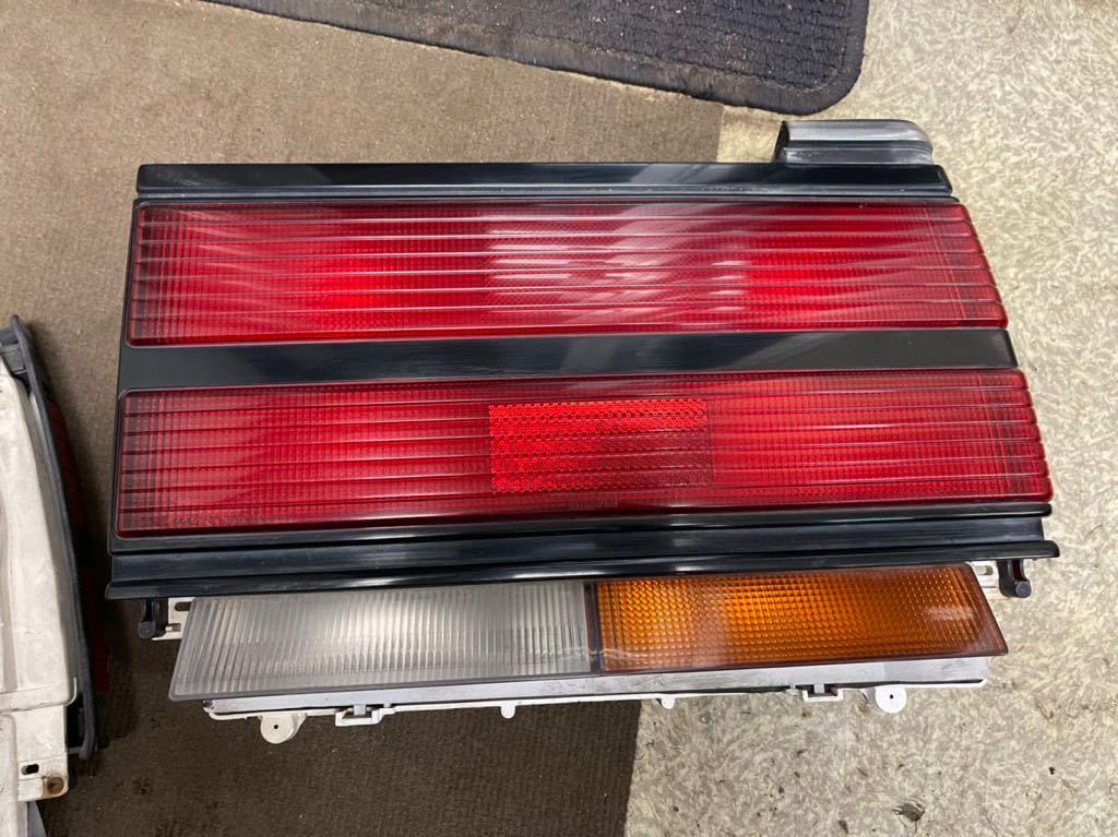 スカイラインR31 FJR31 後期 1800 4DHT テールランプ 左右セット 品