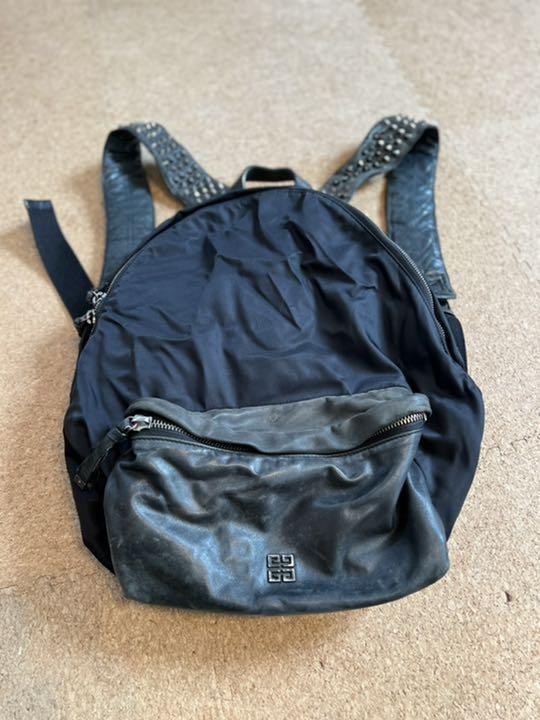 ジバンシー GIVENCHY スタッズバックパック towinglouisvilleky.com