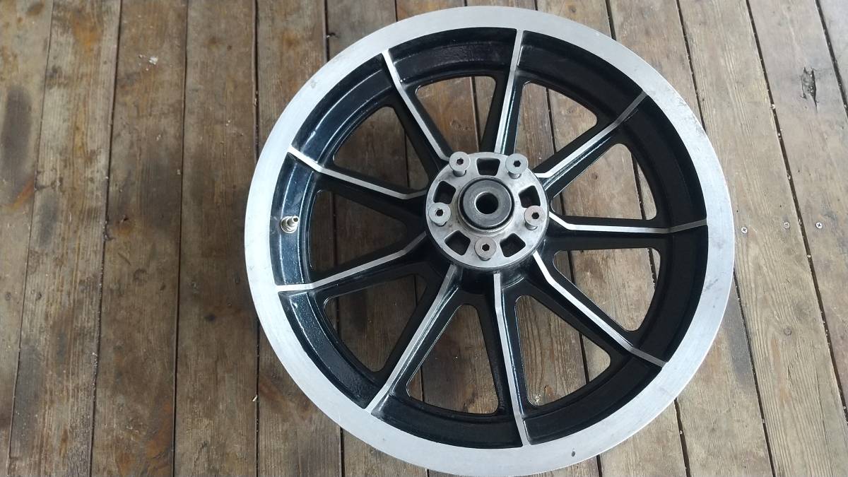 ハーレー純正 9本 キャストホイール 車種不明 エボ - オートバイ ハーレー純正 9本 キャストホイール 車種不明 エボ - オートバイ