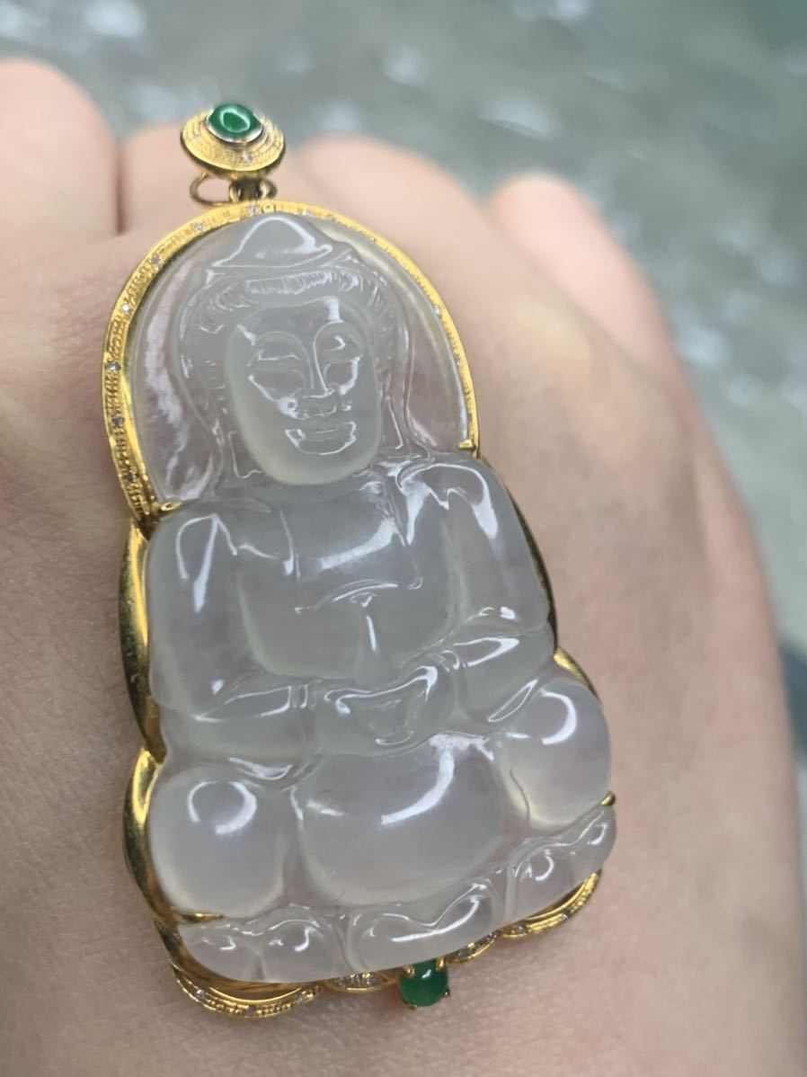 本翡翠ペンダント 18金 観音様 アイス系 ミャンマー産 高級品 ジェイダ jewelry 仏像
