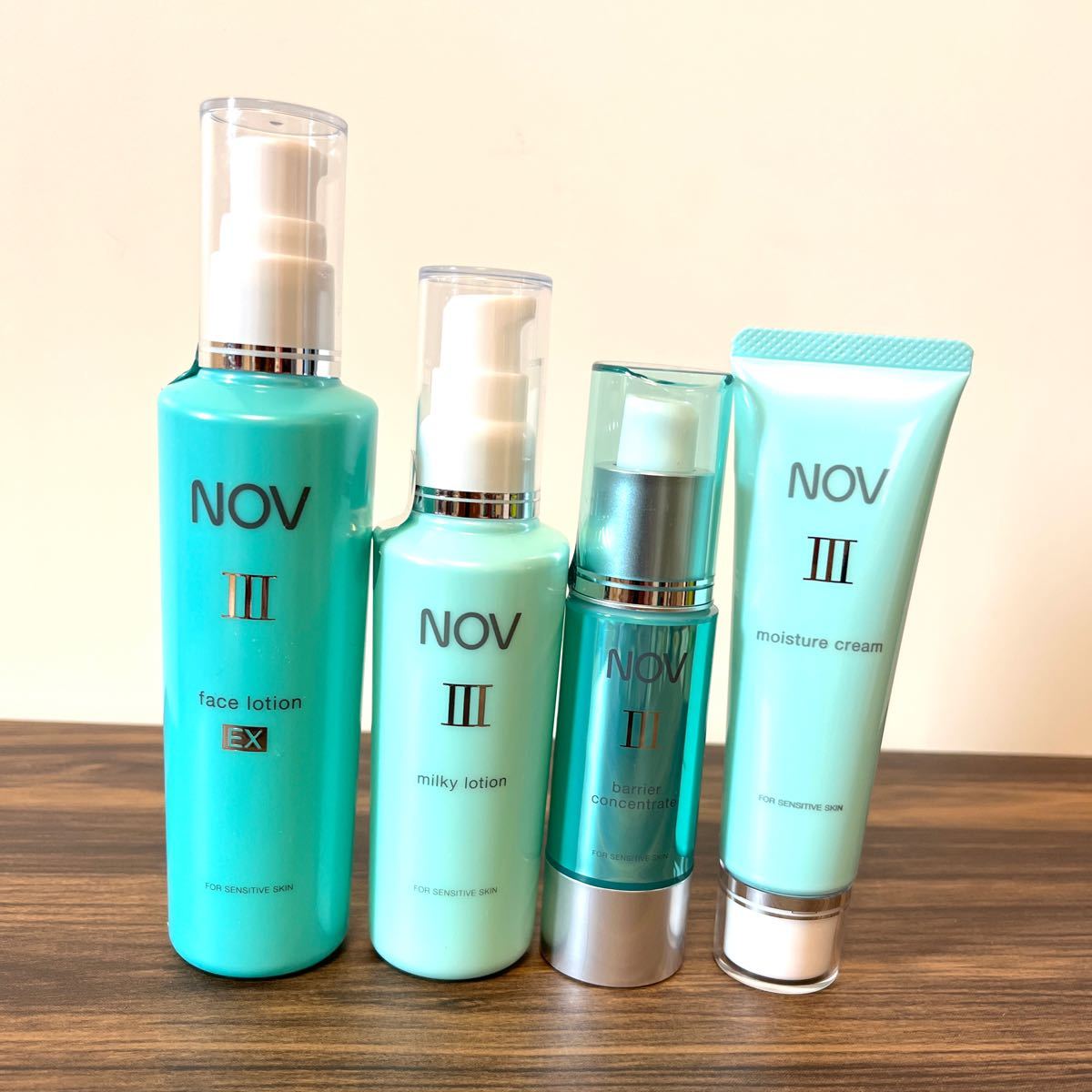 人気商品の NOV ノブIIIシリーズ5点 化粧水 乳液 クリーム 美容液 