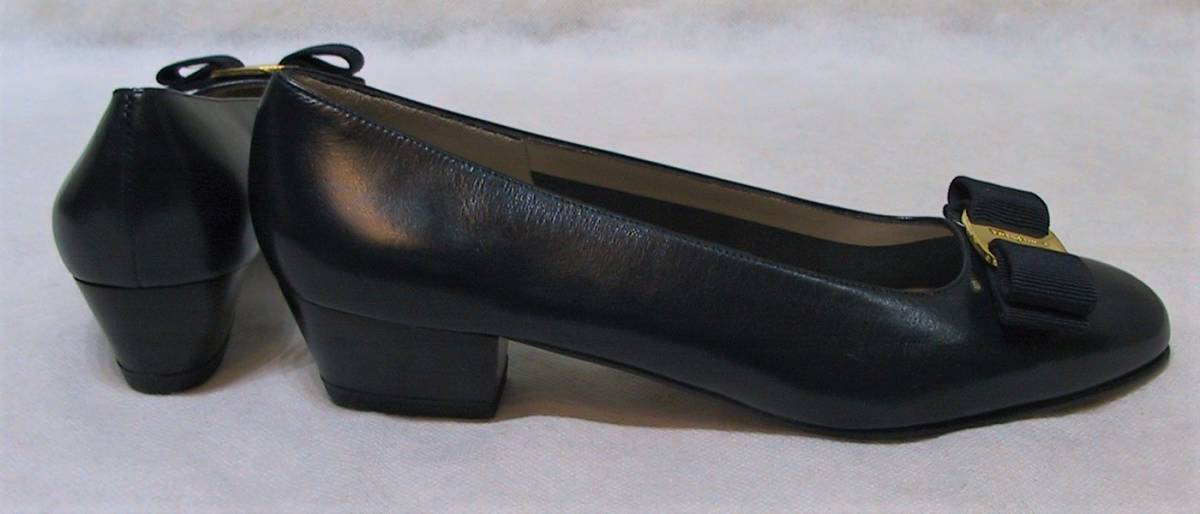 新品 Salvatore Ferragamo サルバトーレフェラガモ ヴァラ リボン 本革