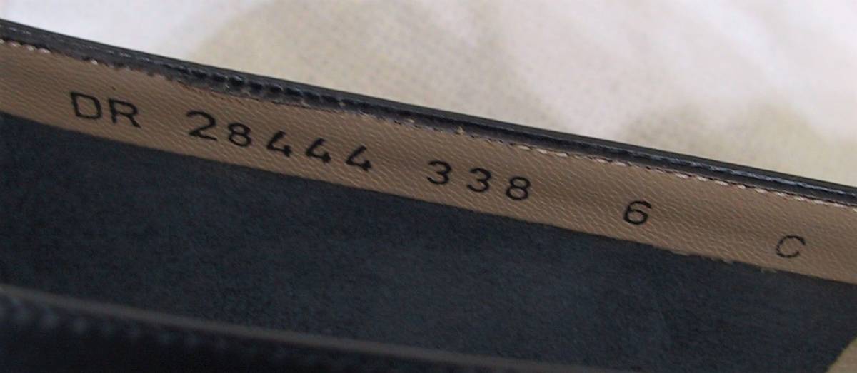新品 Salvatore Ferragamo サルバトーレフェラガモ ヴァラ リボン 本革