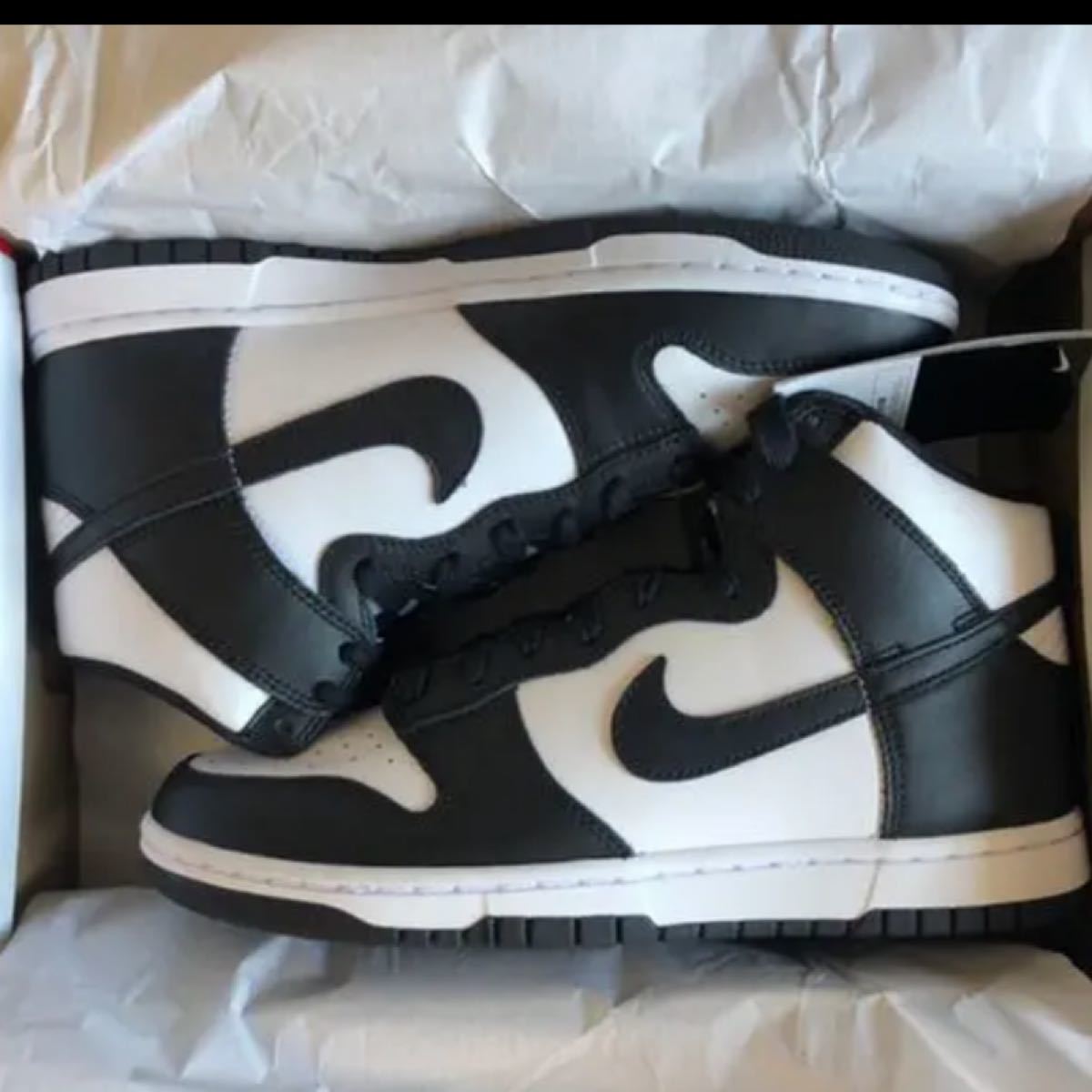 NIKE DUNK HIGH "BLACK AND WHITE"