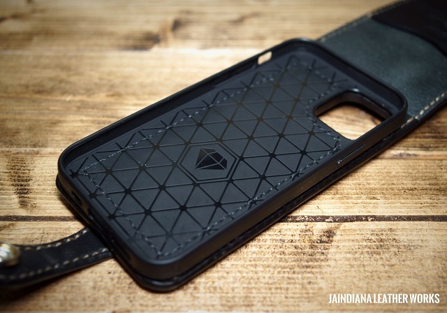 ハンドメイド/サドルレザー iPhone 12ケース ブラックC|Yahoo ハンドメイド/サドルレザー iPhone 12ケース ブラックC|Yahoo