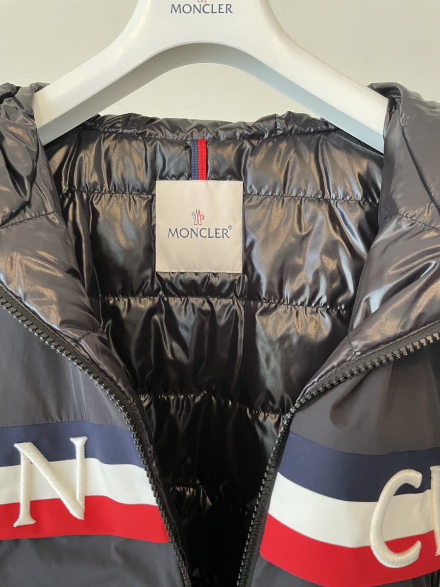 1 S 新品未使用 MONCLERモンクレール OLARGUESオラルグ白 新作からSALE