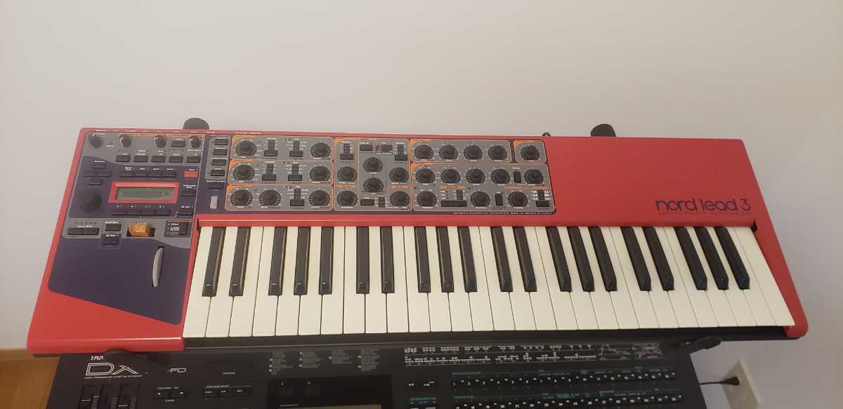 中古外観美品　Nord lead3 付属品、マニュアル、コード、ハードケースに入れての発送です。メンテナンス完了品_画像1