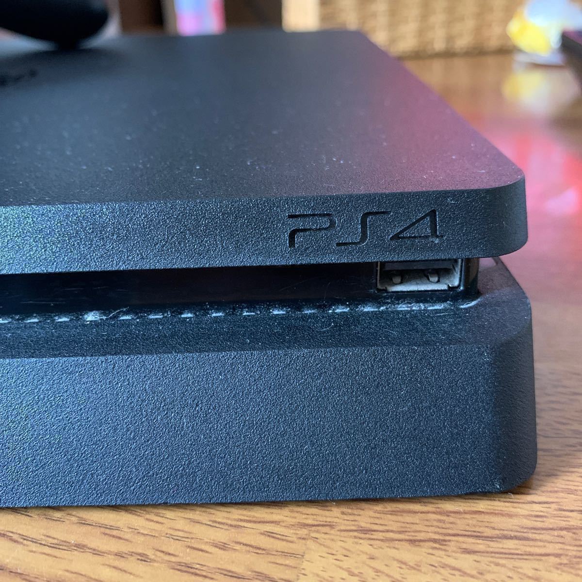 PlayStation 4 ジェット・ブラック 1TB (CUH-2200BB01) 