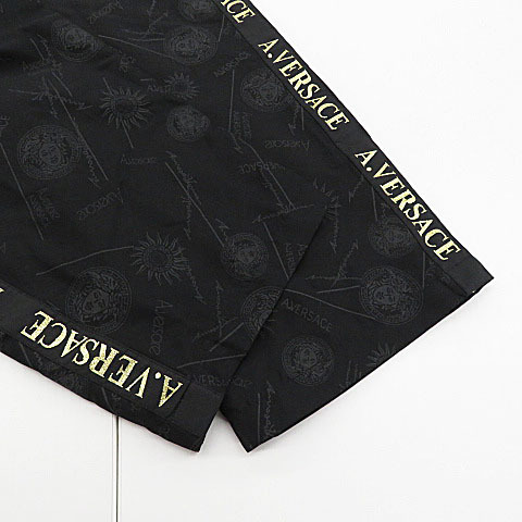 美品・即決】A.VERSACE ヴェルサーチ ロゴ 刺繍 上下 美品・即決】A.VERSACE ヴェルサーチ ロゴ 刺繍 上下
