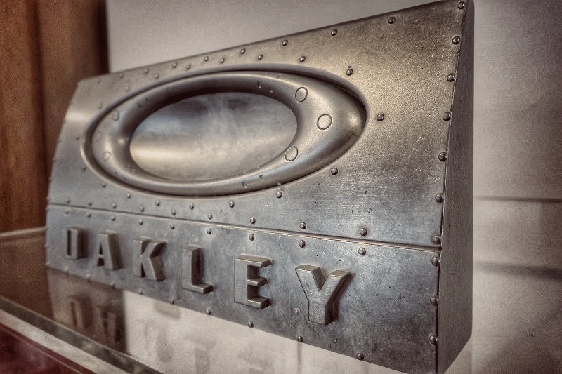 直販直営 超レア★非売品★オークリー Oakley 店舗用 ディスプレイ メタル製 金属ロゴブロックサイン 直販直営 超レア★非売品★オークリー Oakley 店舗用 ディスプレイ メタル製 金属ロゴブロックサイン