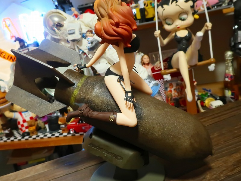 爆レア☆ボマーガール ピンナップガール ノーズアート ボマー不二子