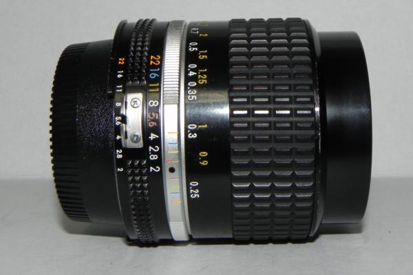 **中古品　Nikon Ai-s 28mm/f 2 レンス゛*_画像1