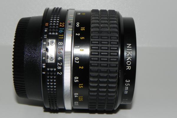 **中古品　Nikon Ai-s 35mm/f 2 レンス゛*_画像1