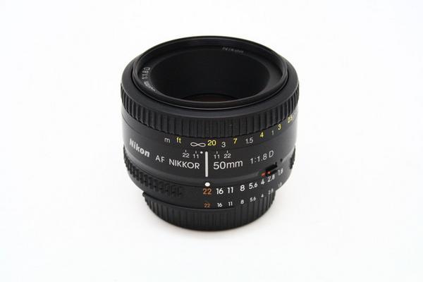 **良品　NIKON AF 50mm/f 1.8　D　レンズ*