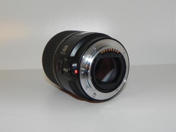 Minolta AF 100mm/f2.8 Macro (D) レンズ(中古品)_画像3