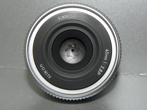 人気の **中古良品 Nikon Ai Nikkor 45mm F2.8P （シルバー）レンズ