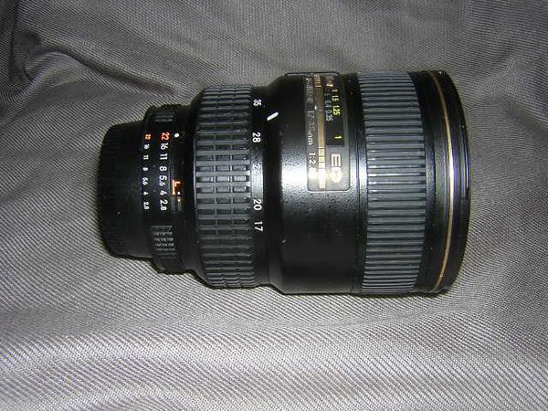 Nikon ED AF-s 17-35mm/f 2.8D レンズ。_画像1