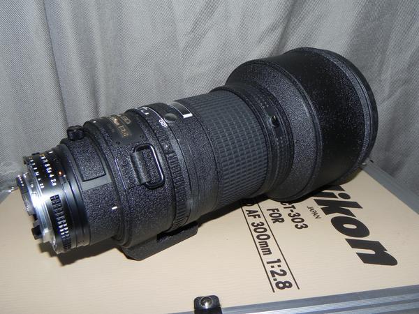 良品 Nikon ED AF NIKKOR 300mm F2.8 レンズ* 良品 Nikon ED AF NIKKOR 300mm F2.8 レンズ*
