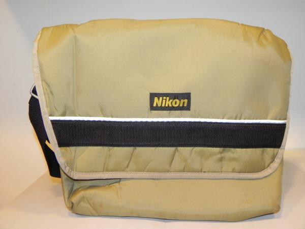 中古品　Nikon ニコン ショルダーバッグ
