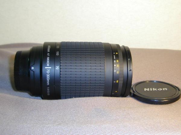 **中古良品　Nikon AF 70-300ｍｍＦ4-5.6Gレンス゛(ブラック)*