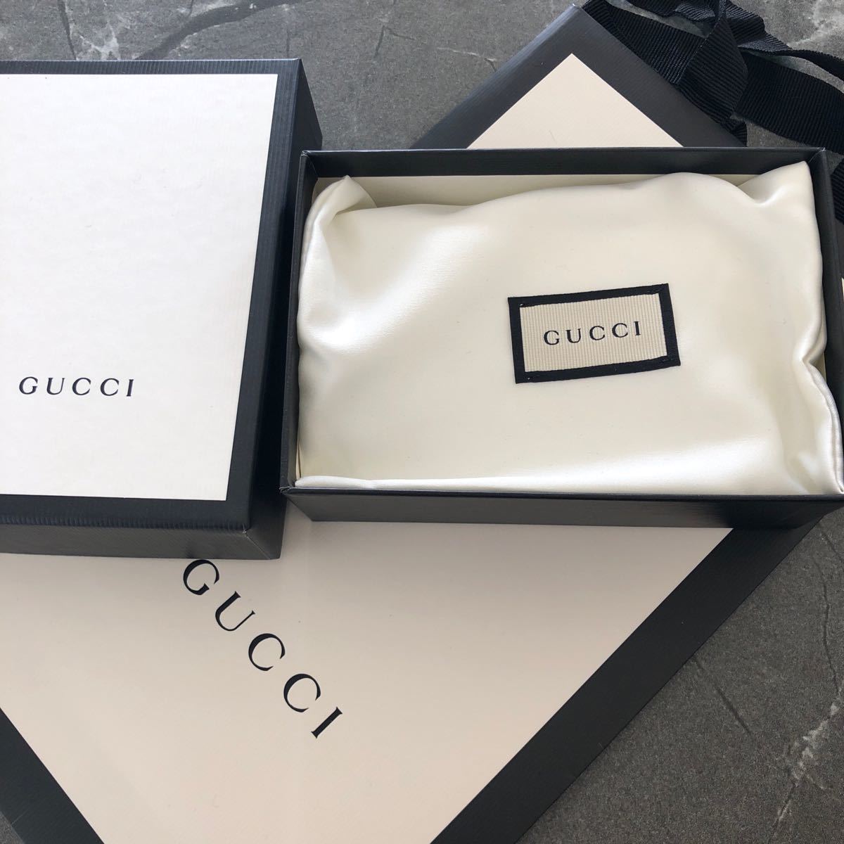 美品 グッチ GUCCI 6連キーケース レザー Bee Star NERO ORO 495071 ビースター 蜂 黒 ブラック