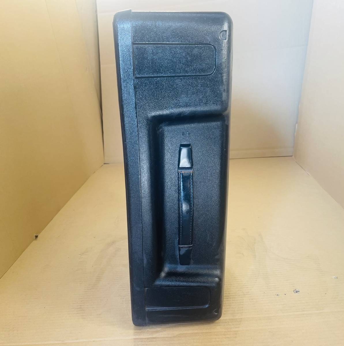 アウトレット大セール 1円スタート EV STAGE SYSTEM 200スピーカー 13-2 縦62センチ横37センチ 奥行き20センチ 重さ18キロ ブラック 音楽 器材 アウトレット大セール 1円スタート EV STAGE SYSTEM 200スピーカー 13-2 縦62センチ横37センチ 奥行き20センチ 重さ18キロ ブラック 音楽 器材
